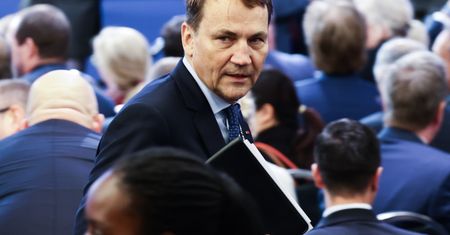 "Odwołać". Pałac prezydencki odpowiada na żądania Sikorskiego