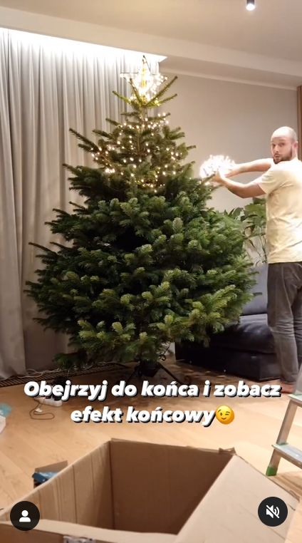 Agnieszka Kaczorowska ubrała choinkę