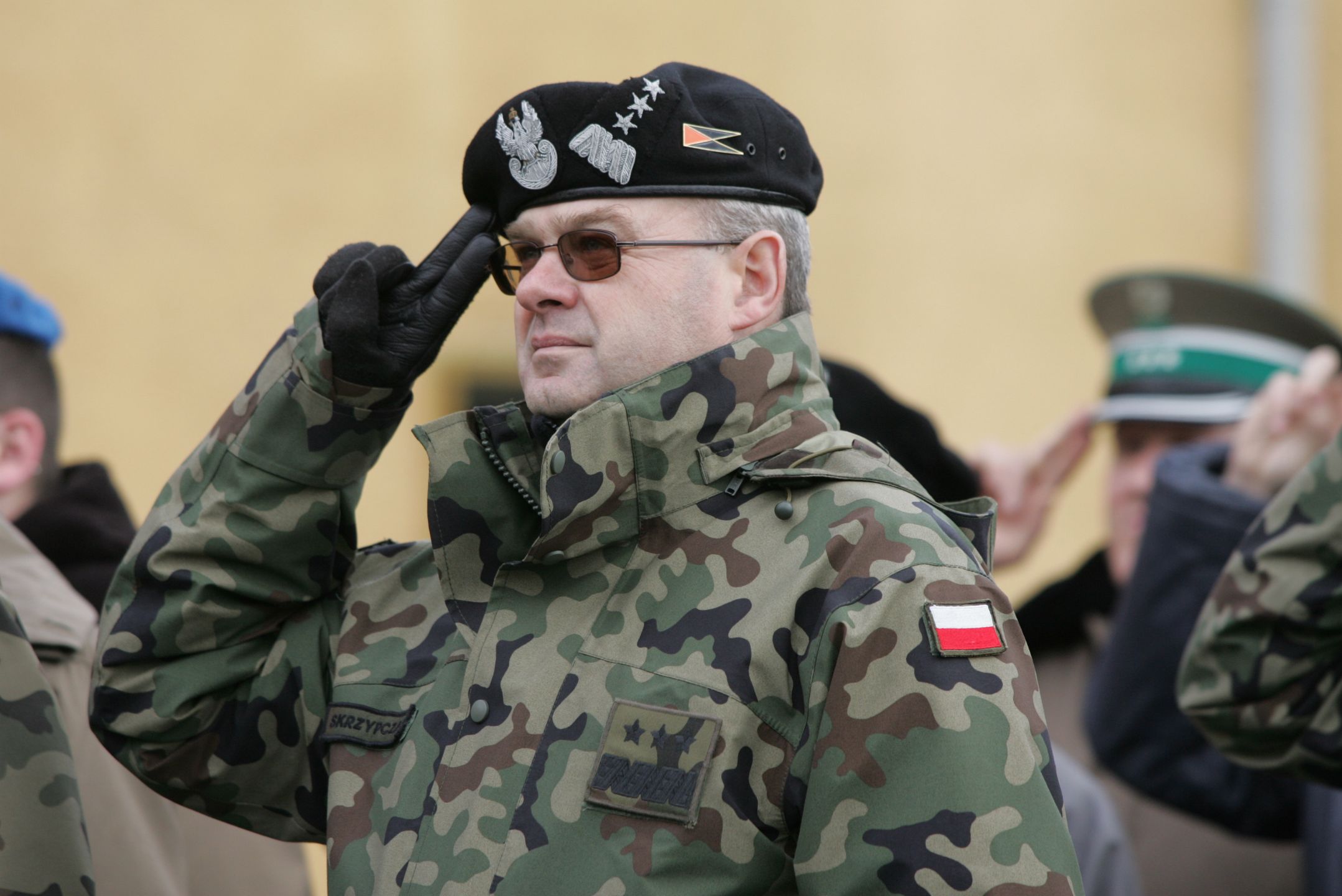 Gen. Waldemar Skrzypczak wskazuje na konieczność wzmocnienia granic