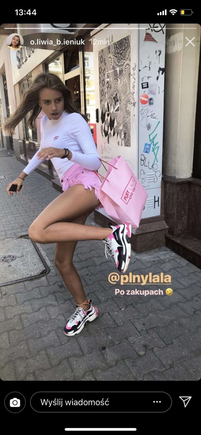 Oliwia Bieniuk na zakupach