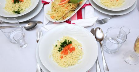 Sałatka rosołowa bije rekordy popularności. Goście będą cię błagać o przepis