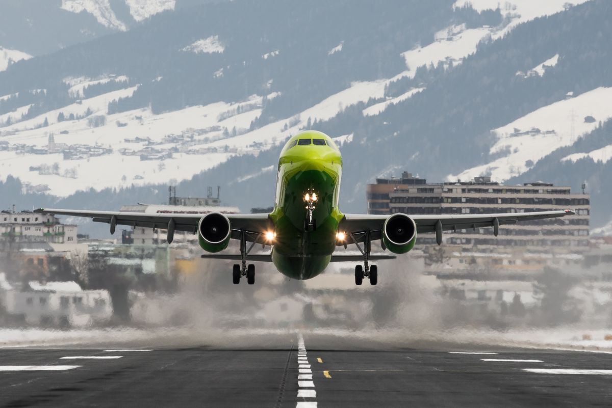 Samolot startuje z lotniska w Innsbrucku