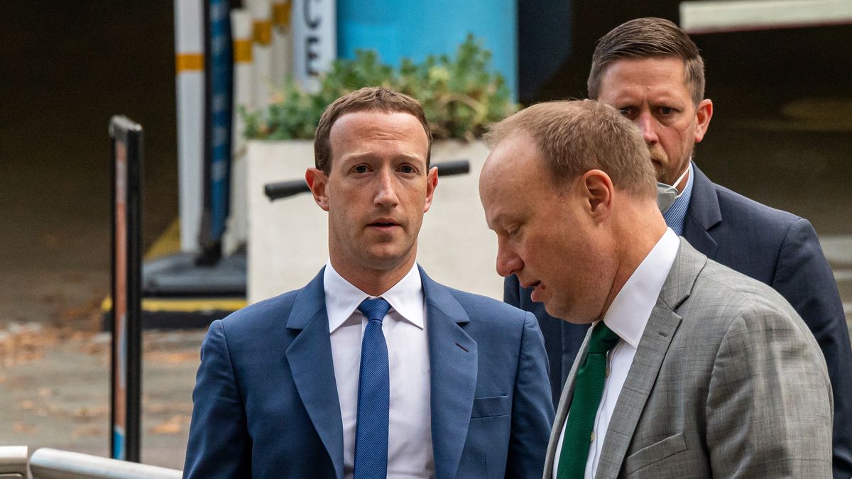 CEO Meta i założyciel Facebooka Mark Zuckerberg (pierwszy z lewej)