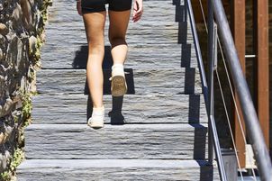 Rób tyle kroków dziennie, a mózg ci podziękuje. Nie 10 tys., podano inną liczbę