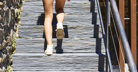 Rób tyle kroków dziennie, a mózg ci podziękuje. Nie 10 tys., podano inną liczbę