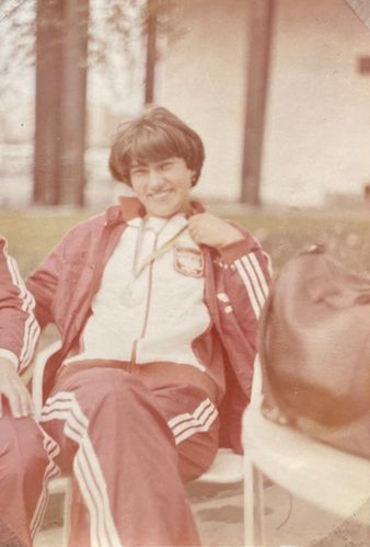 Małgorzata Dłużewska-Wieliczko ze srebrnym medalem z igrzysk olimpijskich w Moskwie w 1980 roku
