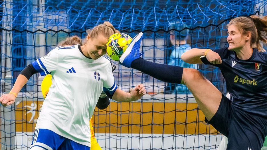 Piłkarski turniej &#34;Dziewczyny grają fair&#34; na sztucznej nawierzchni w hali gdańsko-sopockiej Ergo Areny (25.10.2025)