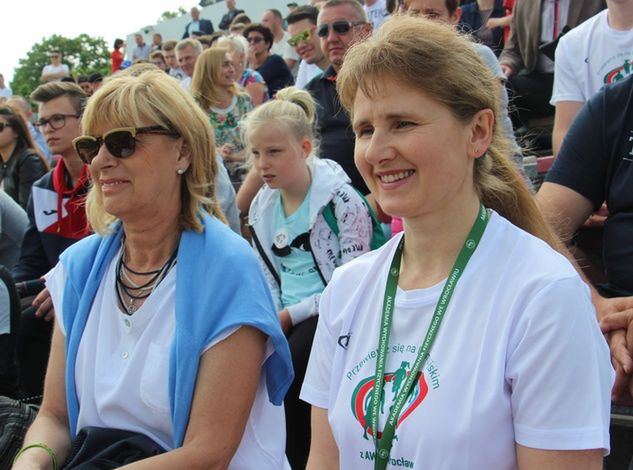 Danuta Bułkowska-Milej (z lewej) po zakończeniu kariery zajęła się pracą w roli pedagoga dla trudnej młodzieży. O sporcie jednak nie zapomniała. Na zdjęciu z Renatą Mauer-Różańską.