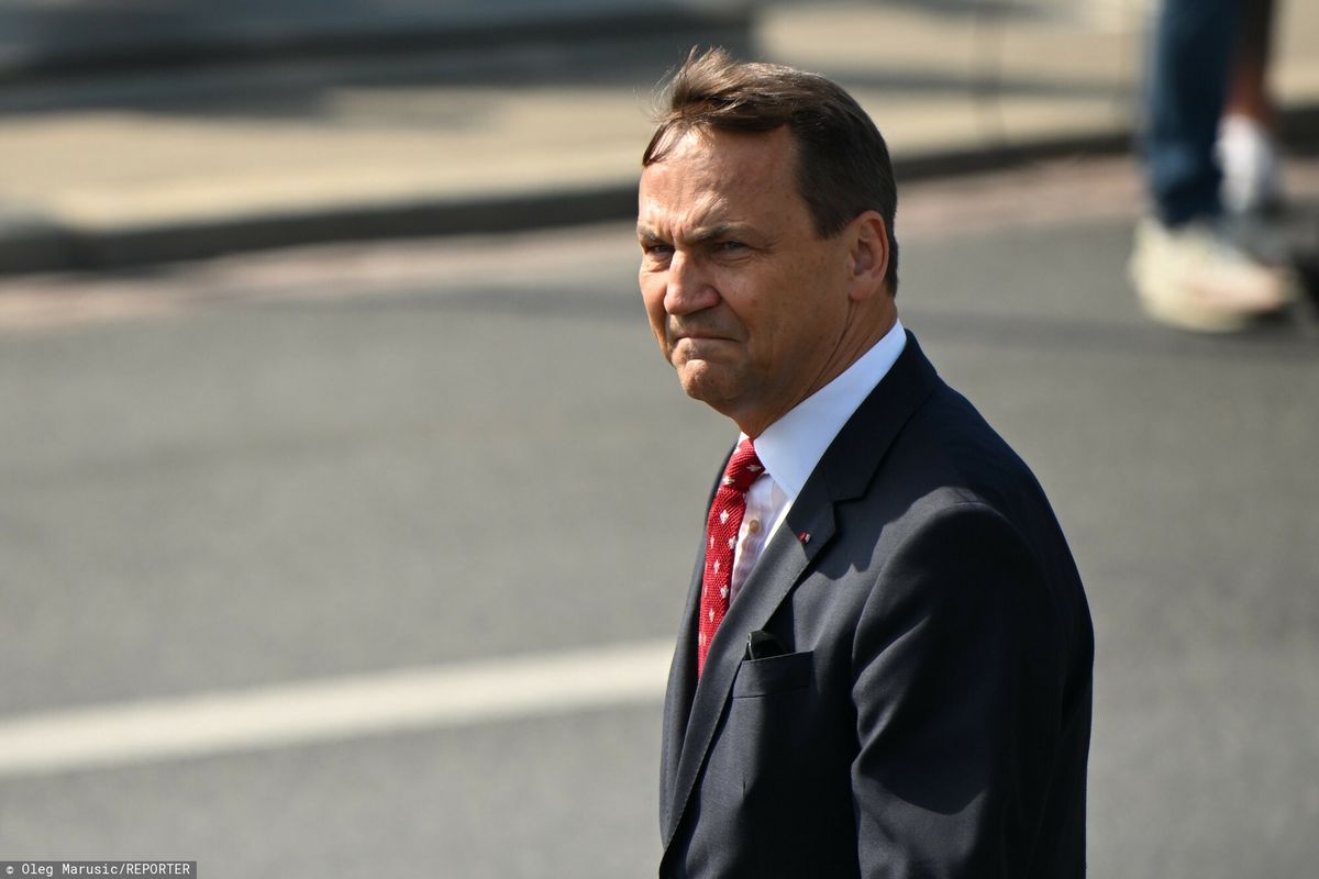 Szef MSZ Radosław Sikorski
