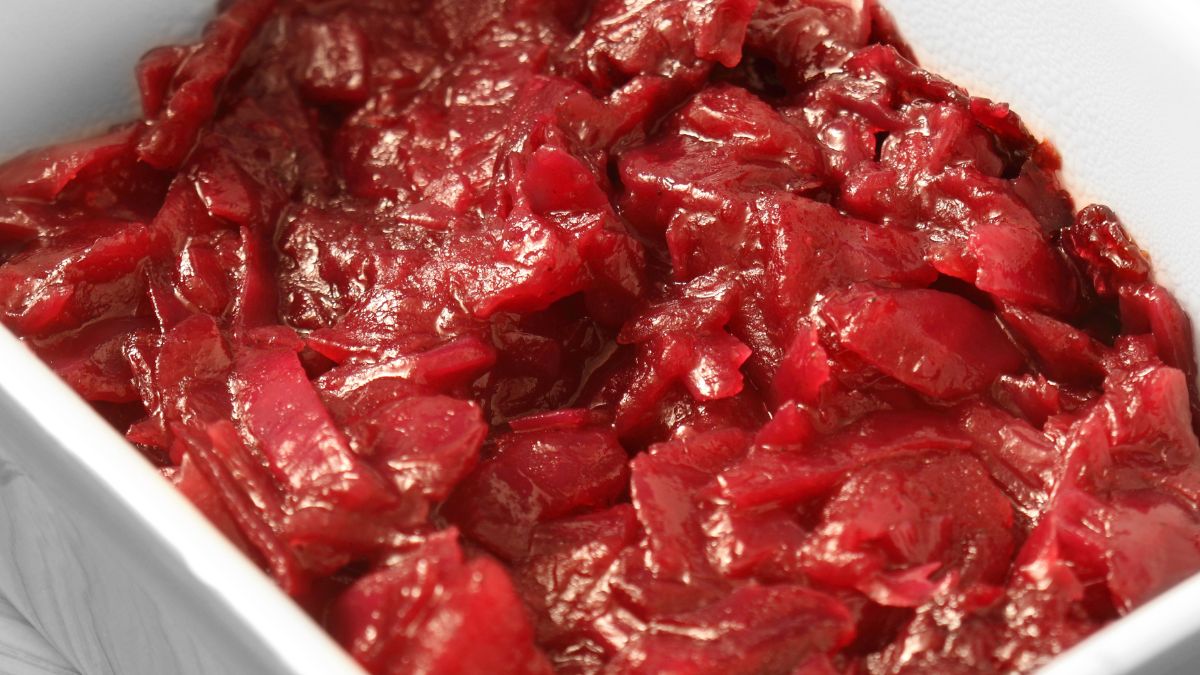 Duszona kapusta z buraczkami