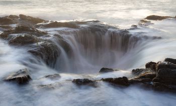 "Wrota do piekła" u wybrzeży USA. Cud natury przyciąga tłumy