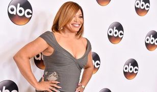 "On, ona i dzieciaki": Tishę Campbell-Martin zgubiła obcisła kreacja