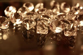 71,6 tys. karatów diamentów przejętych przez rząd. Właściciel kopalni traci majątek na giełdzie