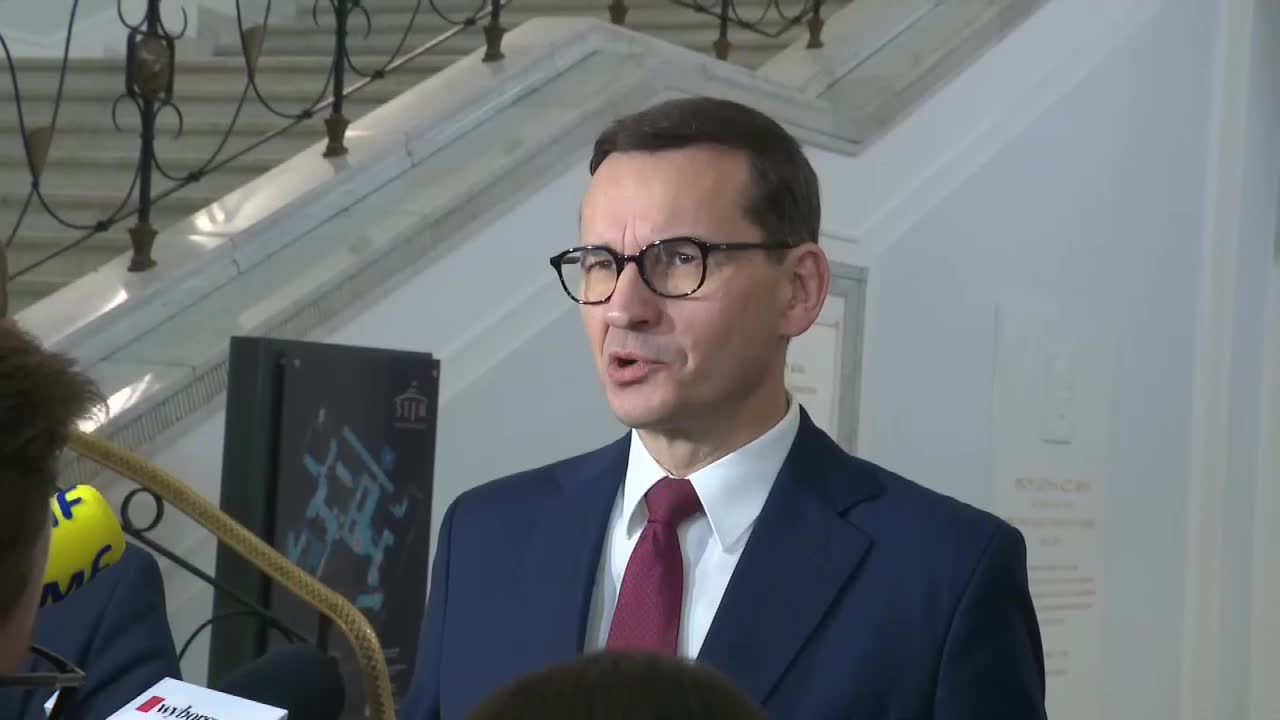 Premier: Ta ustawa to trudny kompromis. Chcemy zakończyć spór, bo prawdziwy wróg jest na Wschodzie
