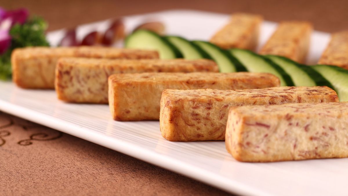 Pędy taro (kolokazji jadalnej) gotowane z dodatkiem soli