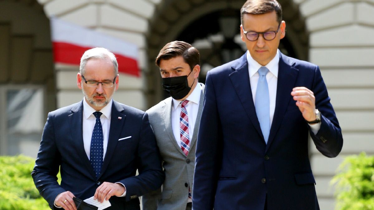 Minister zdrowia i premier po posiedzeniu sztabu dotyczącego sytuacji epidemicznej w Polsce, lipiec 2021 r.