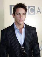 Jonathan Rhys Meyers do znanych osób: Przestańcie narzekać