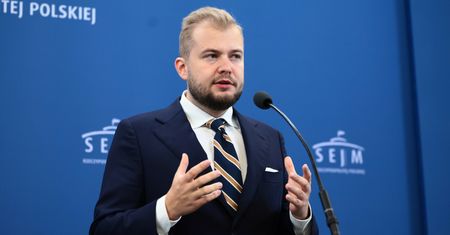 Dłuższe wyczekiwanie na obywatelstwo? PiS chce zmian