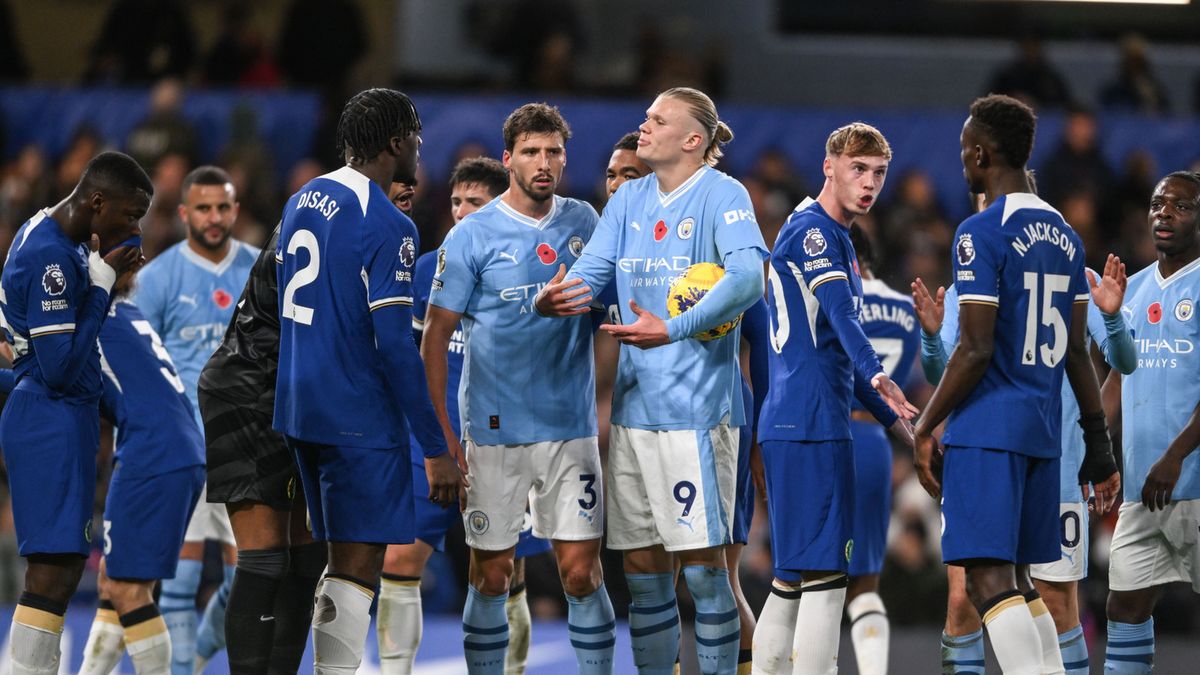 PAP/EPA / DANIEL HAMBUR / Piłkarze Chelsea i Manchesteru City