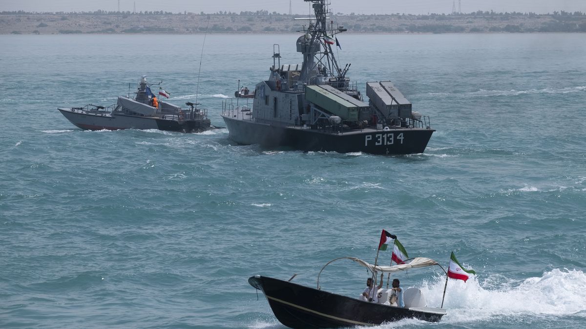 Iran grozi zamknięciem Cieśniny Ormuz. 