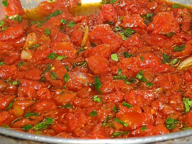 Pomidory w puszce w soku pomidorowym bez dodatku soli