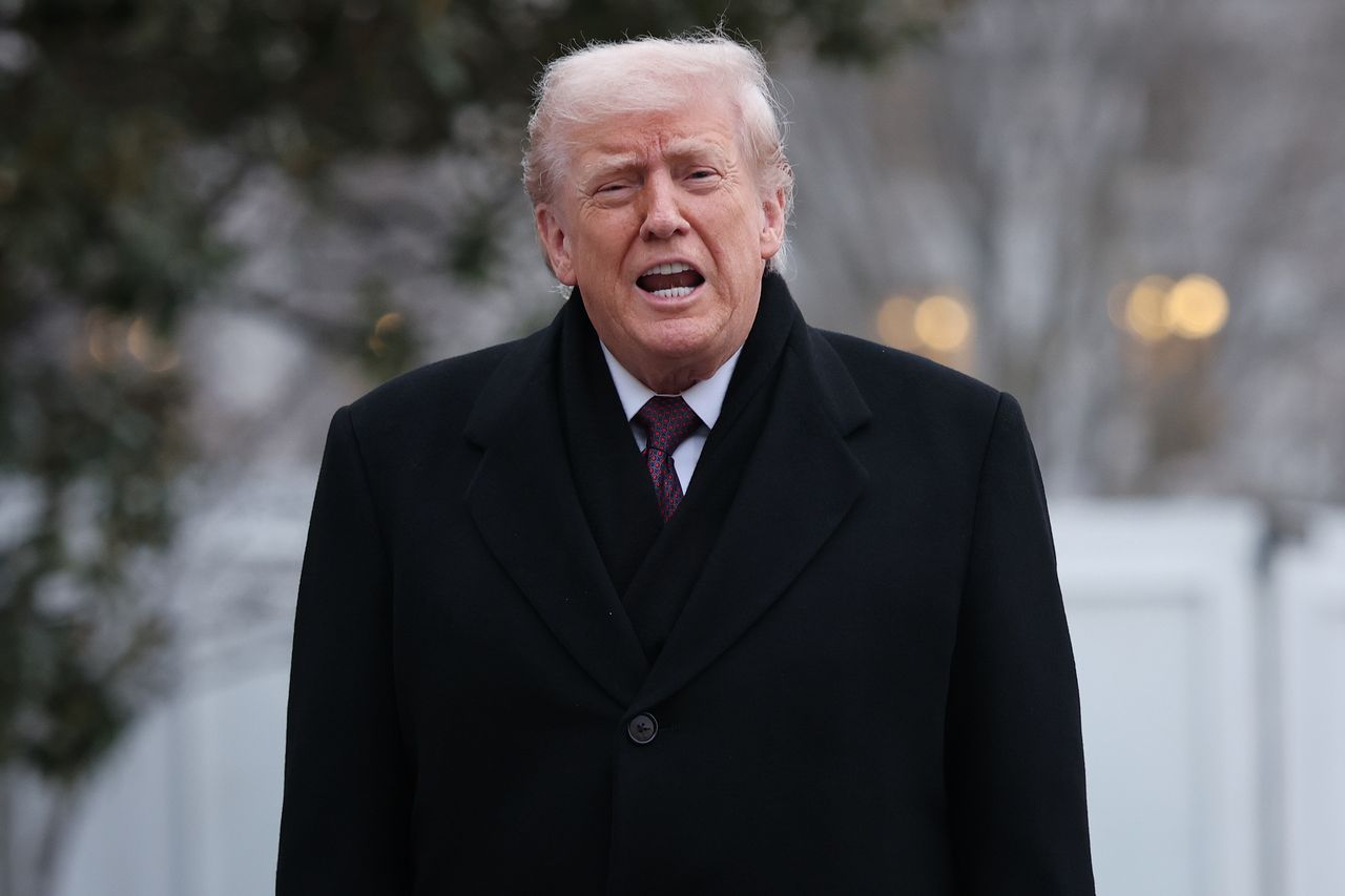 Trump grozi Ustawą o Powstaniu Zbrojnym. Wskazał jeden stan w USA