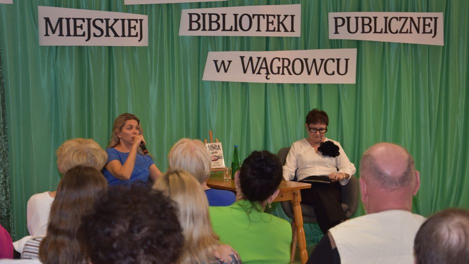 Spotkanie z Katarzyną Bondą w wągrowieckiej bibliotece