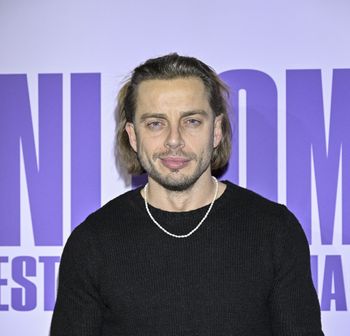 Wzruszający wpis aktora. "Moje pierwsze Święto Kobiet w rozszerzonym gronie"