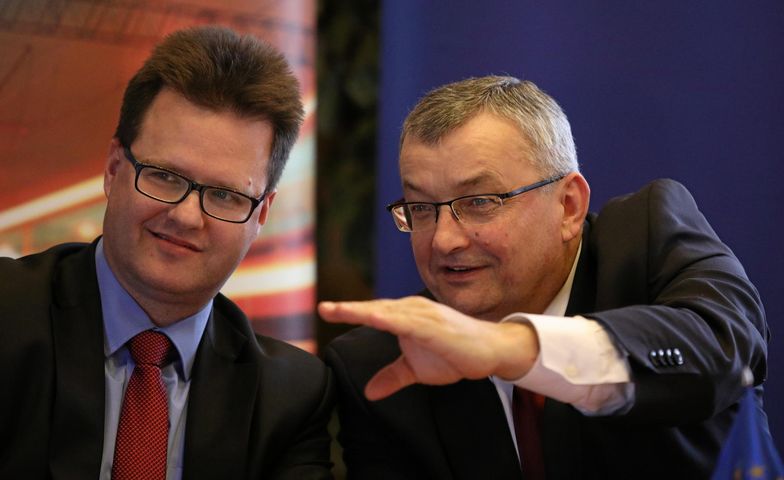 Minister i wiceminister infrastruktury mają plan. Kolej dostanie więcej pieniędzy i ma jeździć szybciej