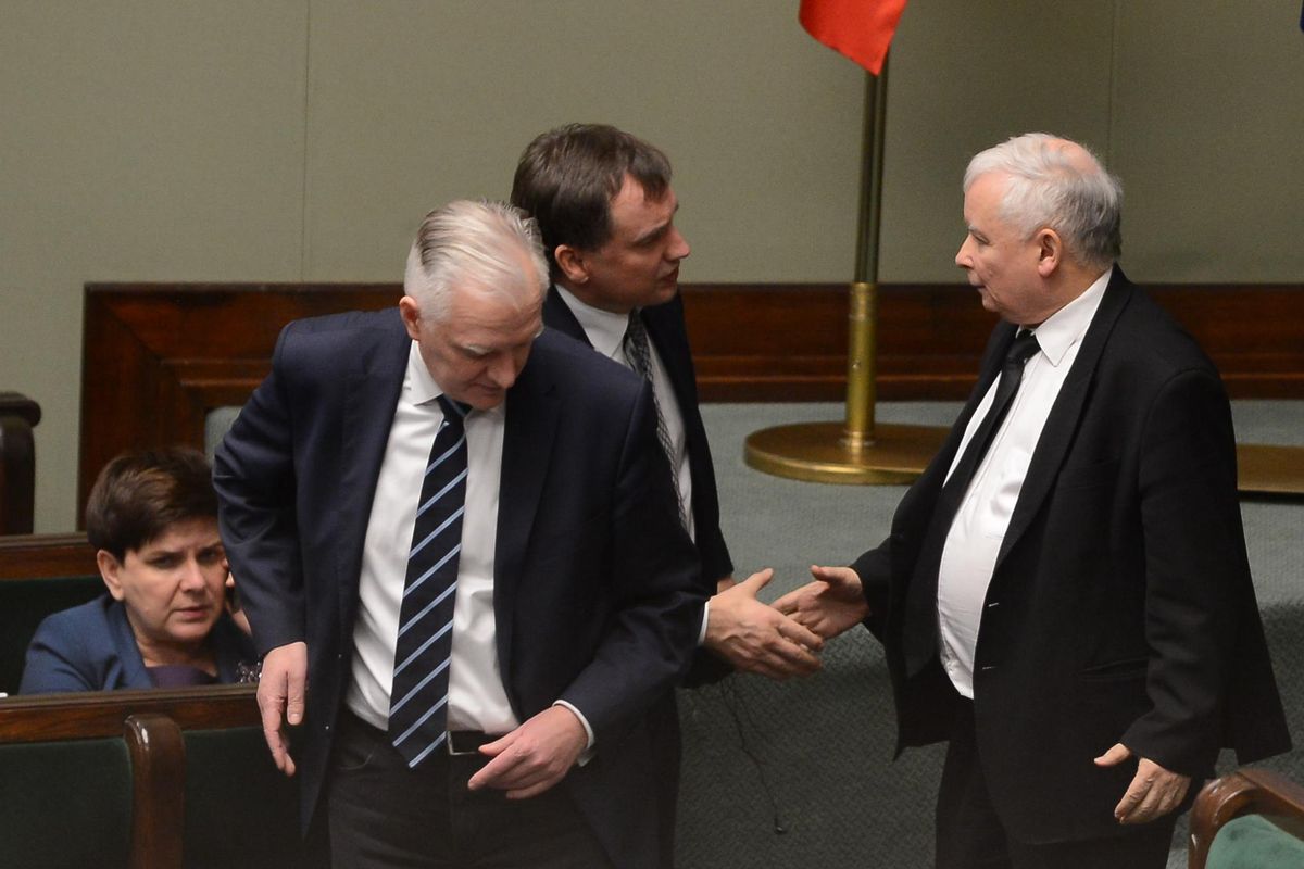 Jarosław Kaczyński, Jarosław Gowin i Zbigniew Ziobro w Sejmie.