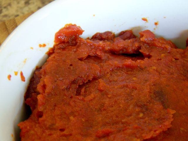 Puree pomidorowe w puszce z dodatkiem soli