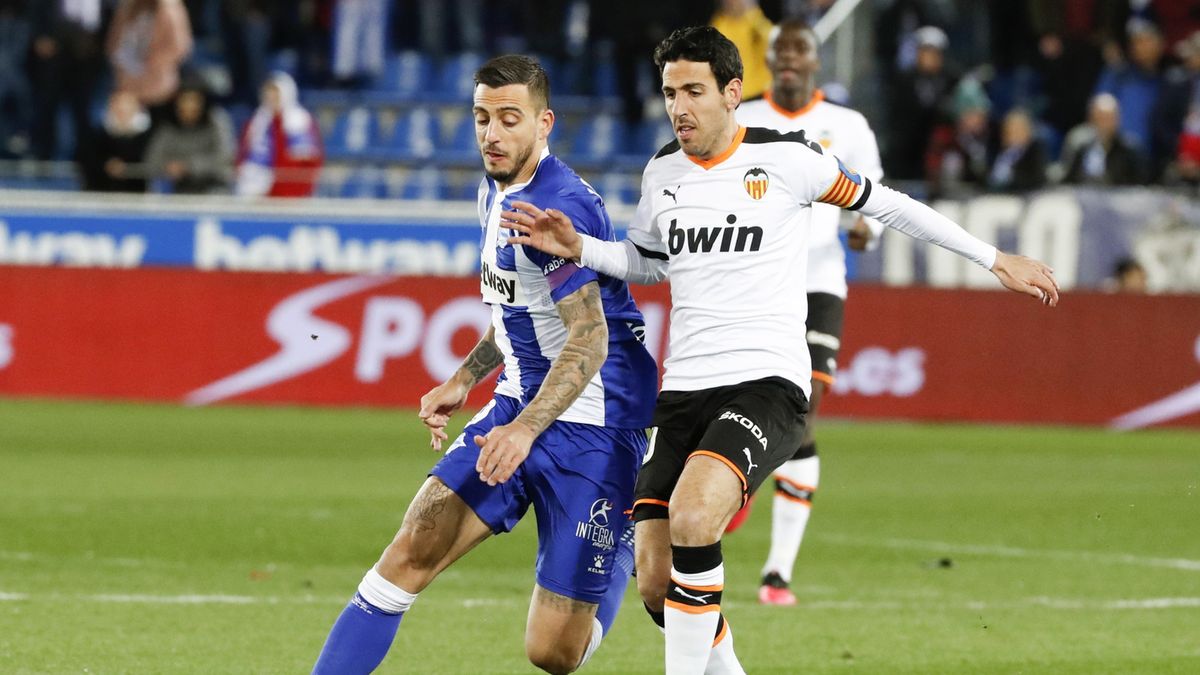 Dani Parejo (z prawej) oraz Joselu 