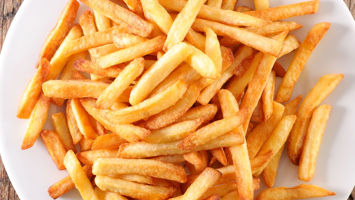 Chrupiące frytki - jak zrobić je w domu? 