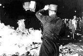 Obchody 75. rocznicy akcji palenia książek przez nazistów