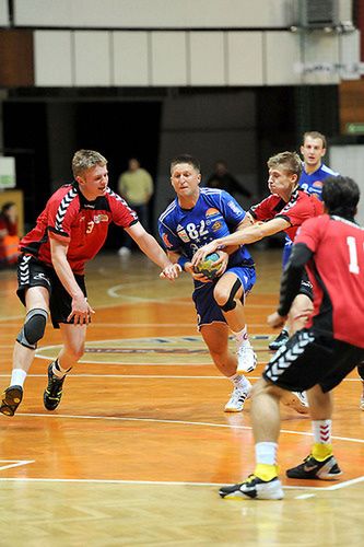 W ubiegłym sezonie Maciej Gębala (oznaczony numerem 3) grał w I lidze. Teraz wraz z młodszym bratem przeniósł się do Niemiec