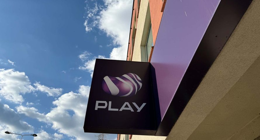 Play: światłowód i TV od 50 zł miesięcznie. W cenie HBO Max lub Eleven Sports