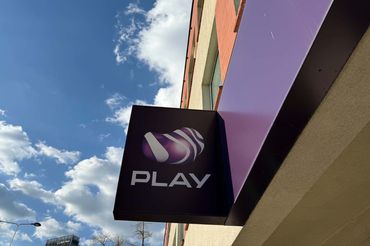 Salon Play
