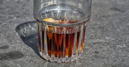 Gastrolożka odradza picie. Katorga dla jelit i żołądka
