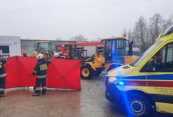 Dramatyczna akcja ratunkowa w Lubartowie. Przygnieciony przez łyżkę ładowarki
