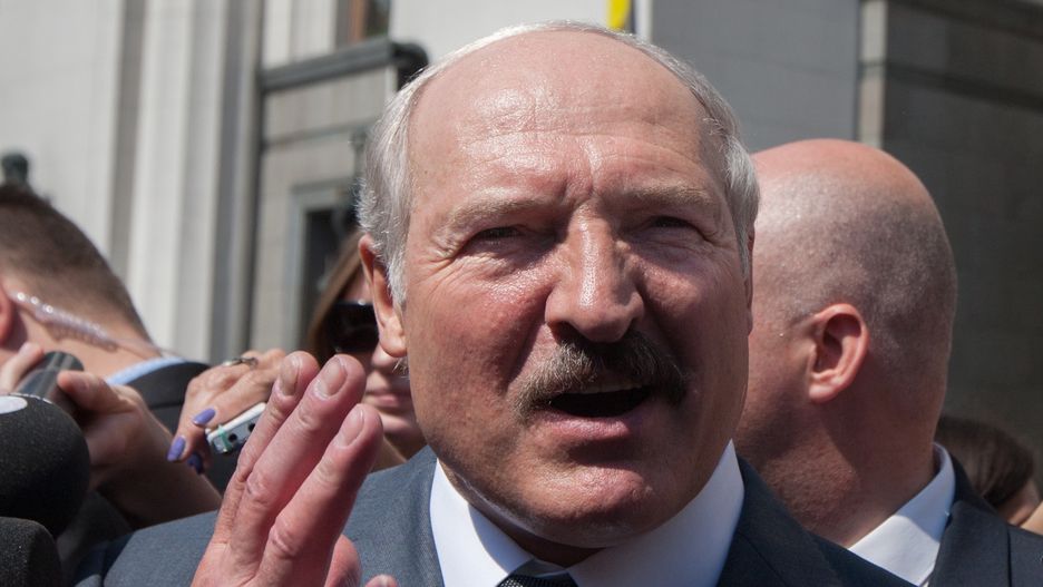 Aleksandr Łukaszenka: nie zawahałbym się użyć armii
