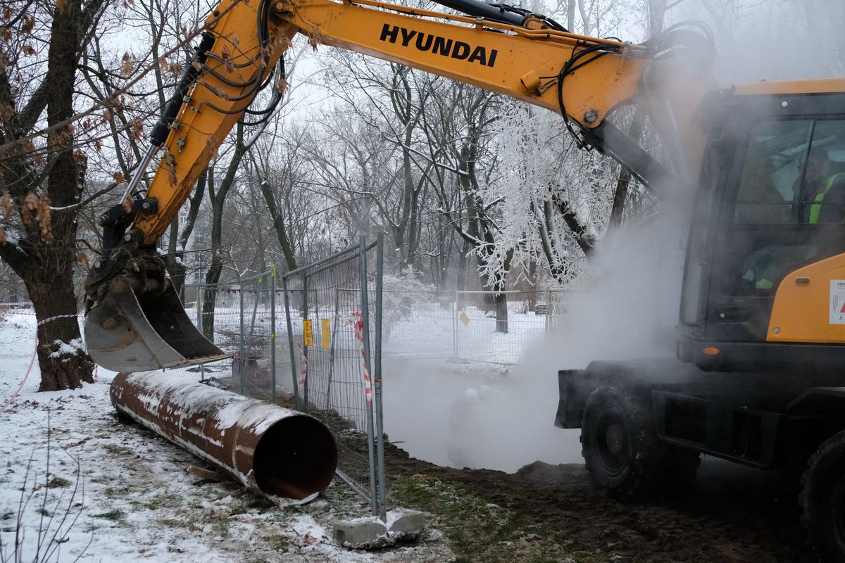 Warszawa. Awaria ciepłownicza na Pradze w rejonie ulicy Jagiellońskiej, 19.01.2021 r.