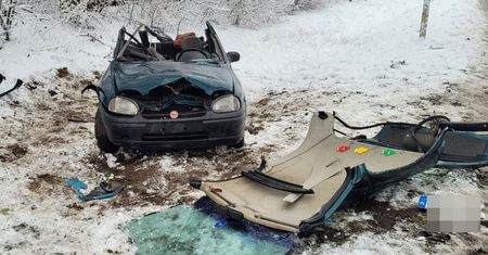 Tragiczny finał zderzenia dwóch pojazdów osobowych. Nie żyje pasażerka opla