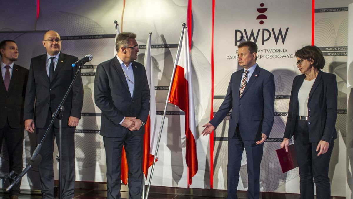 Piotr Woyciechowski w towarzystwie Mariusza Błaszczaka, szefa MSWiA, i Anny Streżyńskiej, minister cyfryzacji