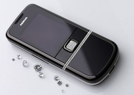 Nokia 8800 pokryta diamentami