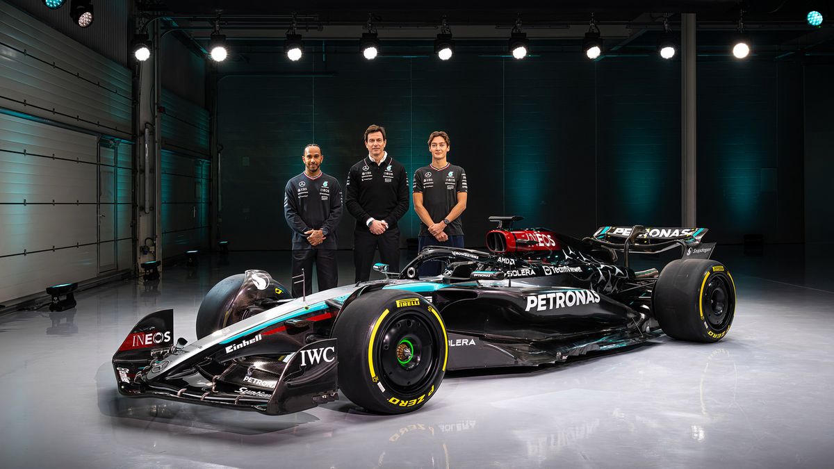 Zdjęcie okładkowe artykułu: Materiały prasowe / Mercedes / Na zdjęciu: od lewej Lewis Hamilton, Toto Wolff i George Russell