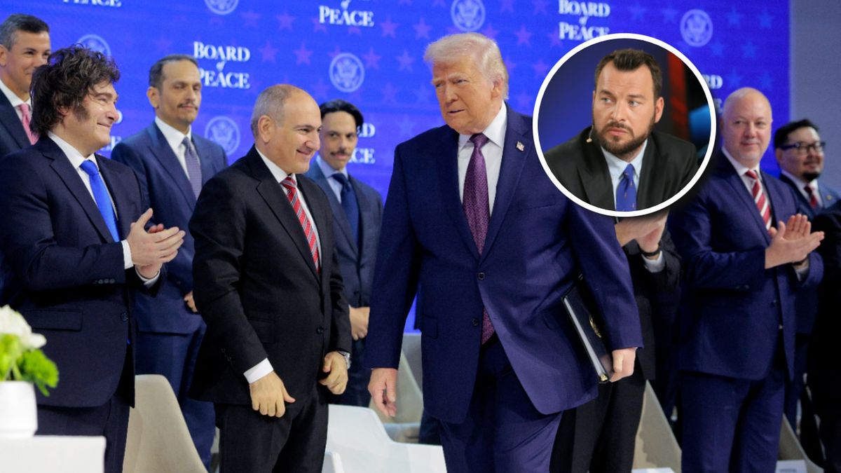 Donald Trump podczas czwartkowej inauguracji Rady Pokoju i Piotr Arak