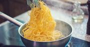 Pokochasz ten trik. Dzięki niemu ugotujesz makaron bez wody