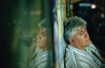 ''Przelotni kochankowie'': Almodóvar z siwymi włosami, ale wciąż z pasją