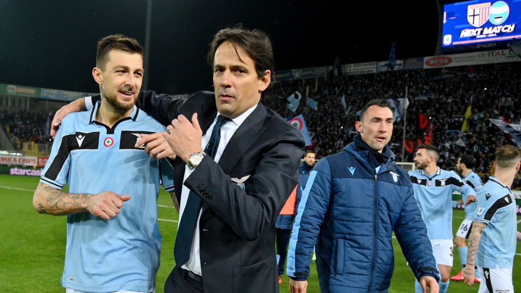 Na zdjęciu od lewej: Francesco Acerbi i Simone Inzaghi