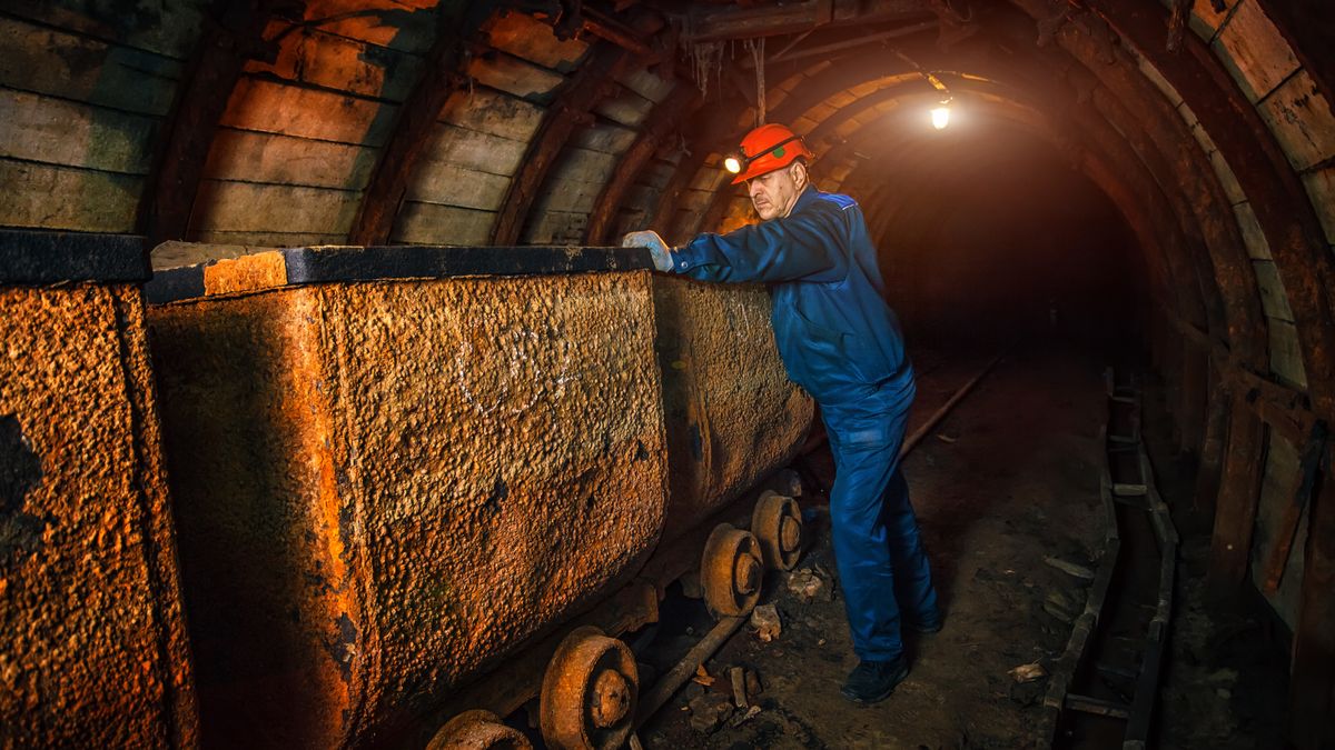Były prezes Węglokoksu zwrócił uwagę na zarobki górników